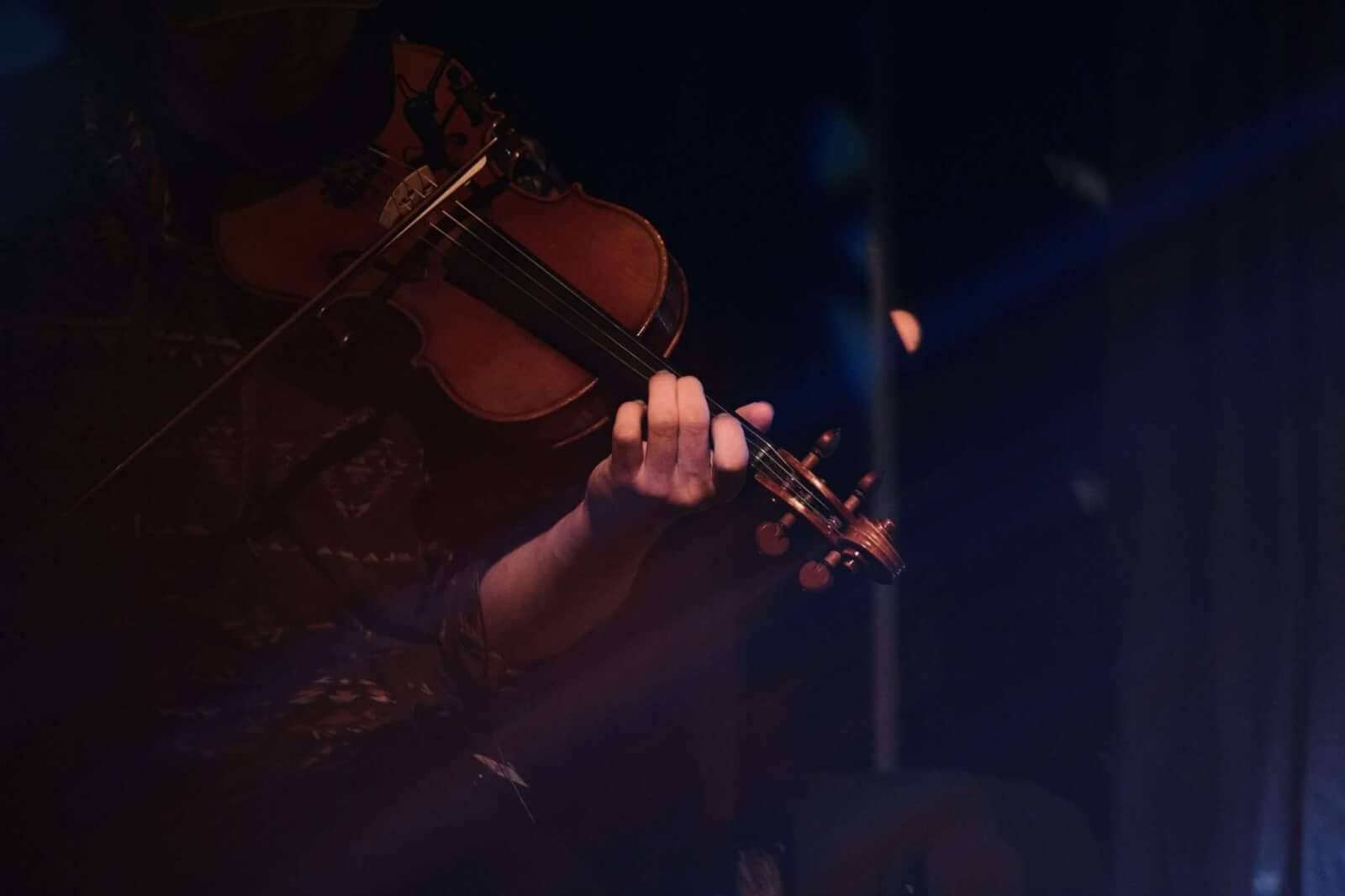 Photo by Joel Wyncott [Unsplash.com]